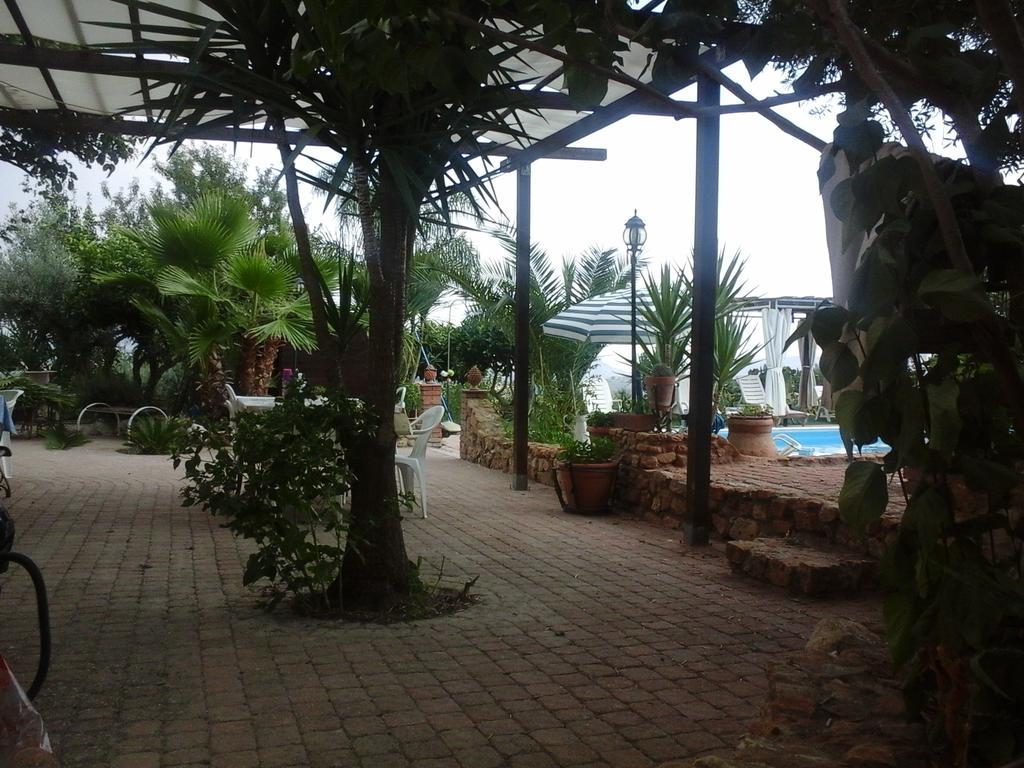 Casa Vacanze Laura Villa Caltanissetta Rum bild