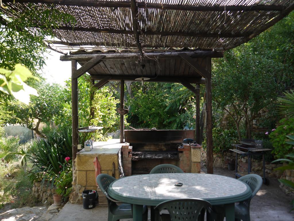 Casa Vacanze Laura Villa Caltanissetta Rum bild
