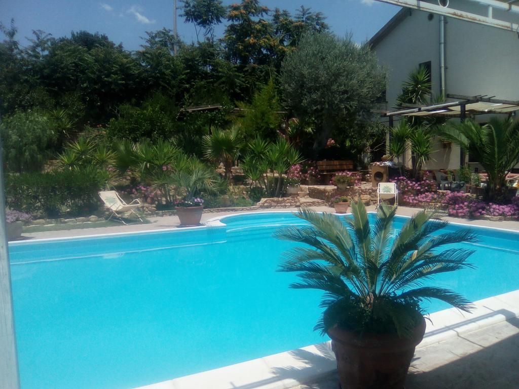 Casa Vacanze Laura Villa Caltanissetta Exteriör bild